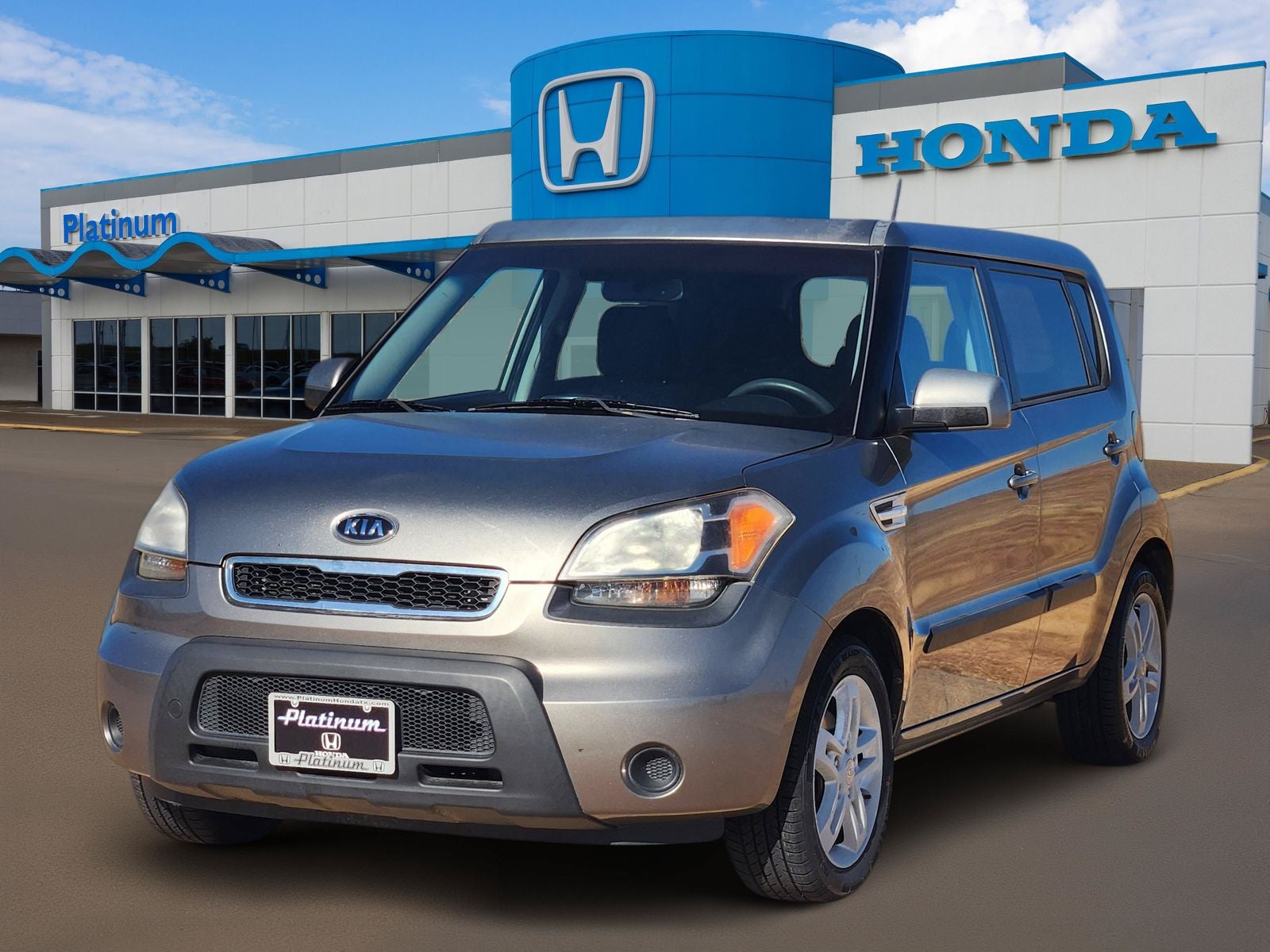 Used 2011 Kia Soul Base with VIN KNDJT2A23B7287075 for sale in Denison, TX