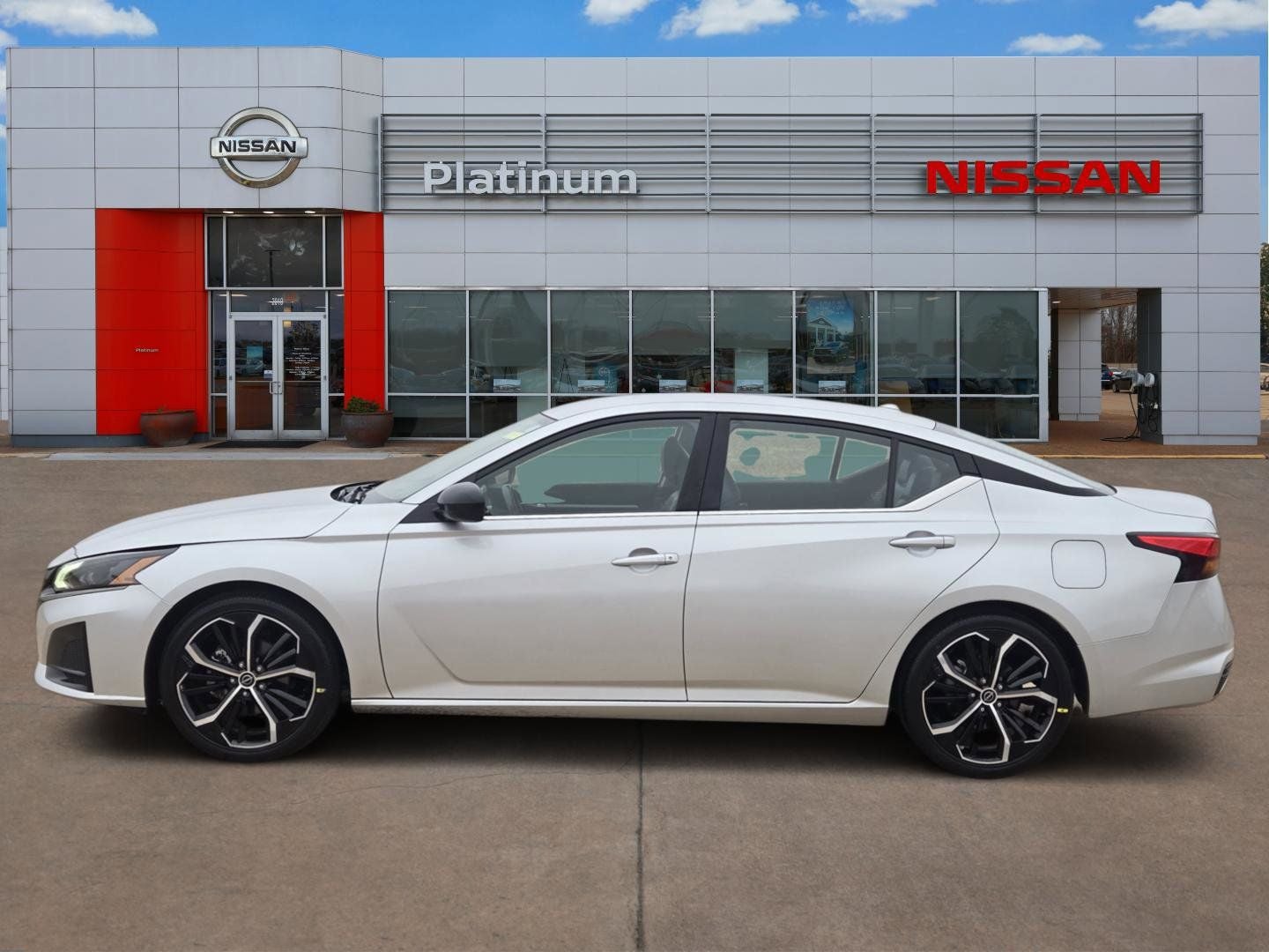 2023 Nissan Altima 2.5 SR