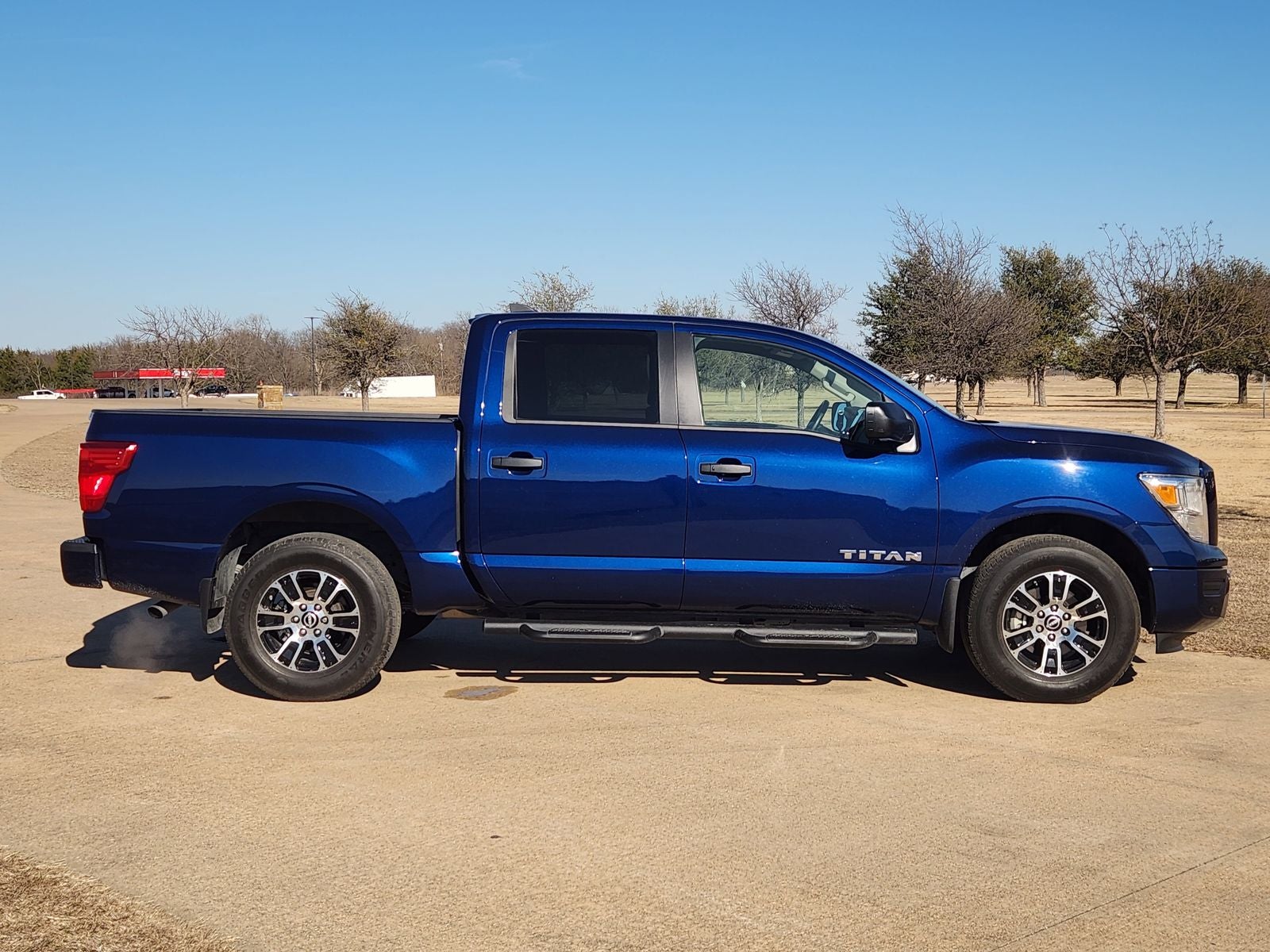 2024 Nissan Titan SV