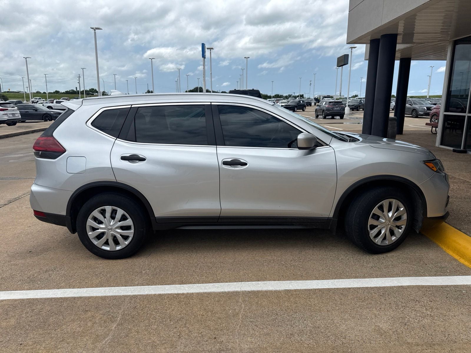 2019 Nissan Rogue S