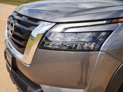 2023 Nissan Pathfinder SV