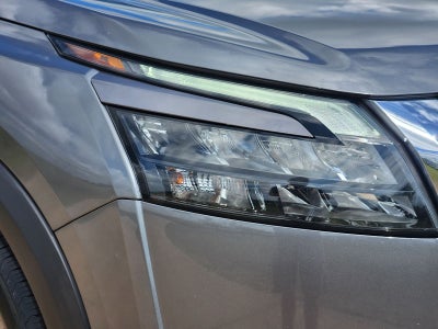 2023 Nissan Pathfinder SV