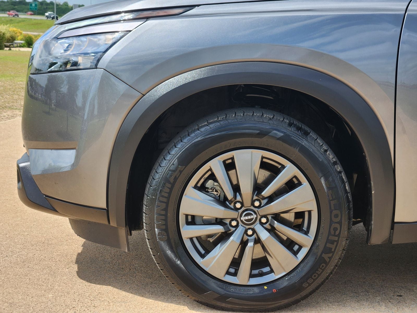 2023 Nissan Pathfinder SV