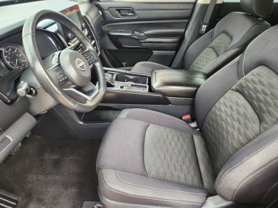 2023 Nissan Pathfinder SV