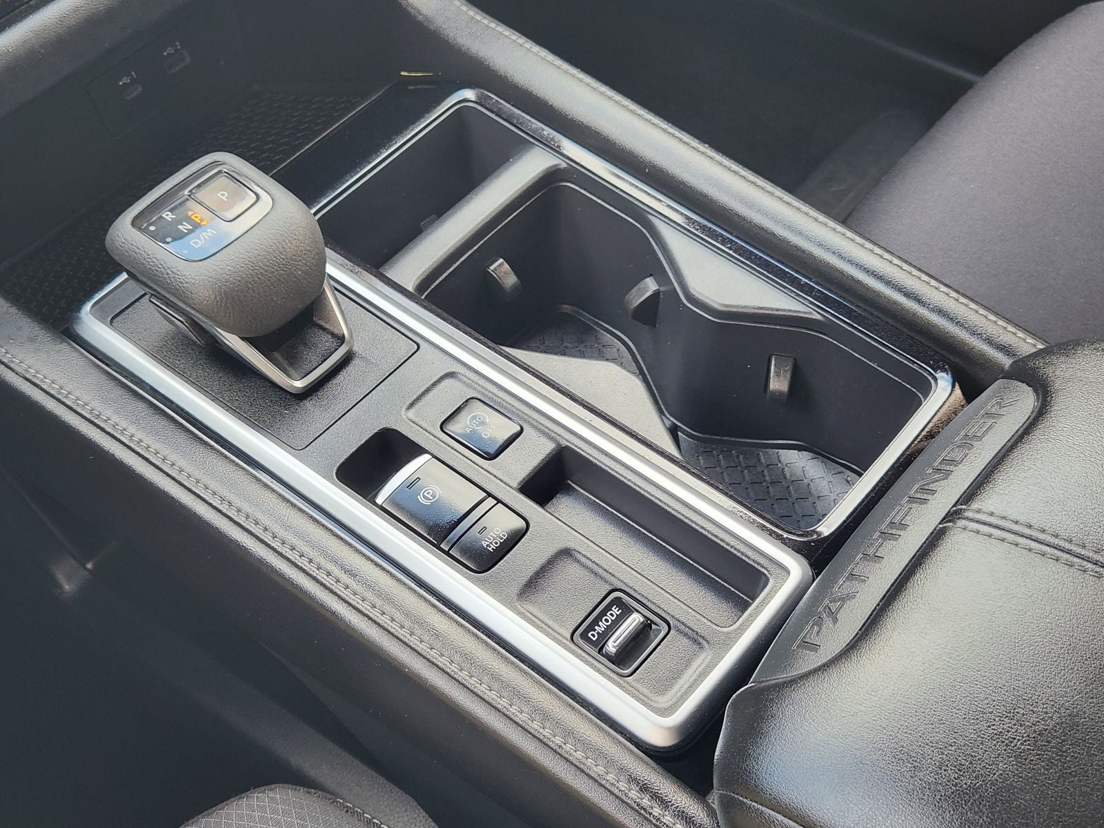 2023 Nissan Pathfinder SV