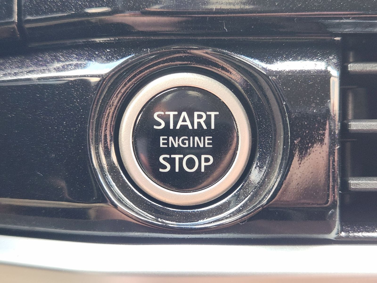 2023 Nissan Pathfinder SV