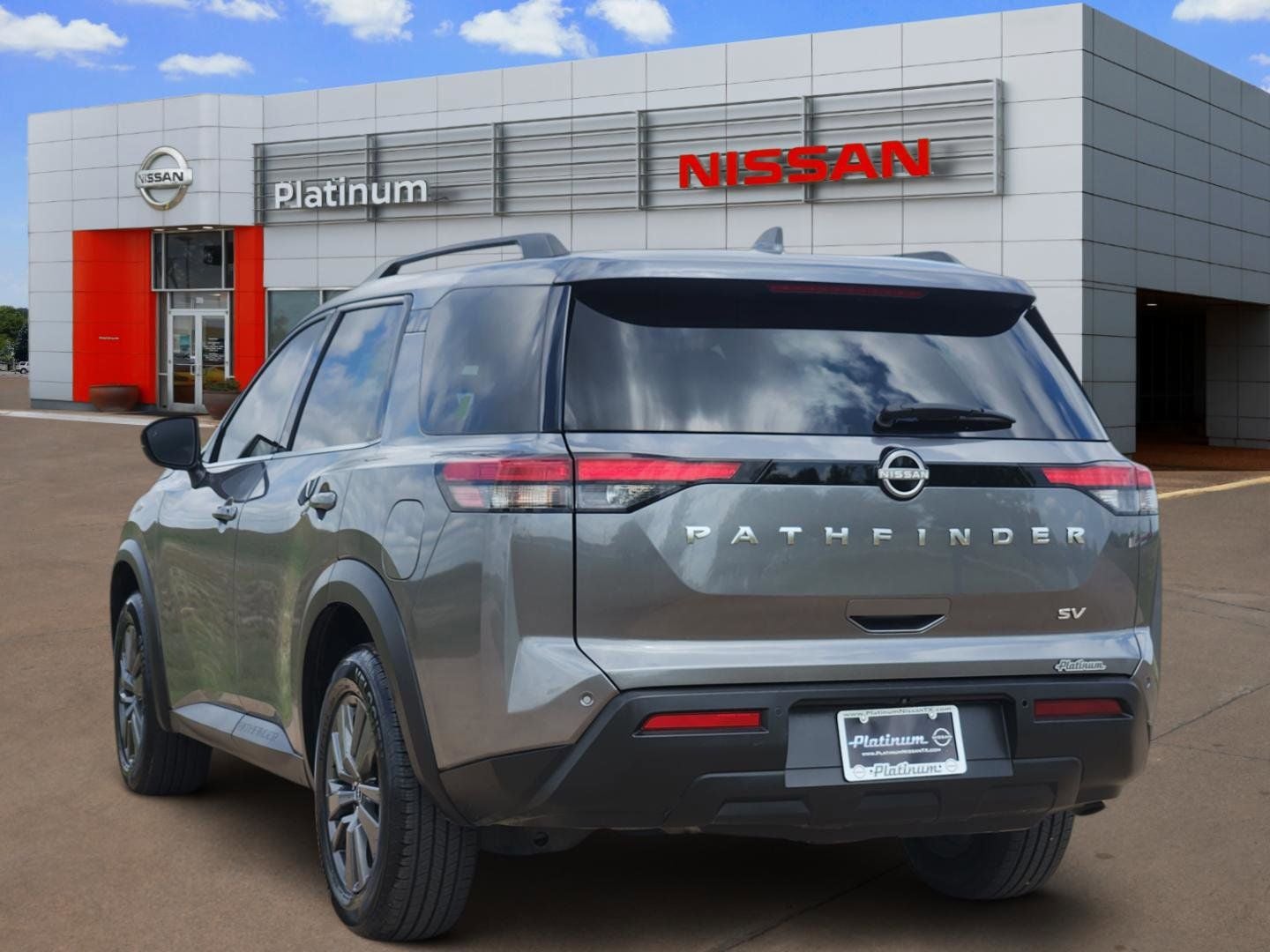 2023 Nissan Pathfinder SV