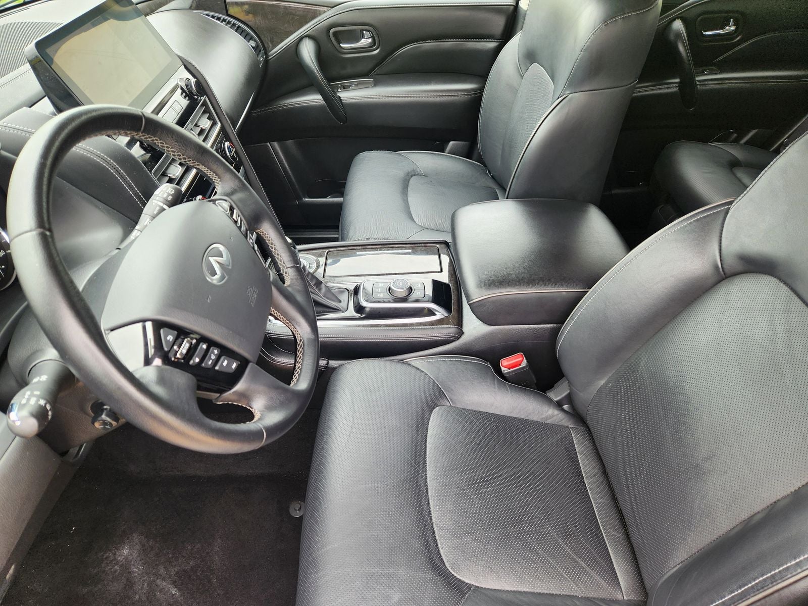 2024 INFINITI QX80 LUXE