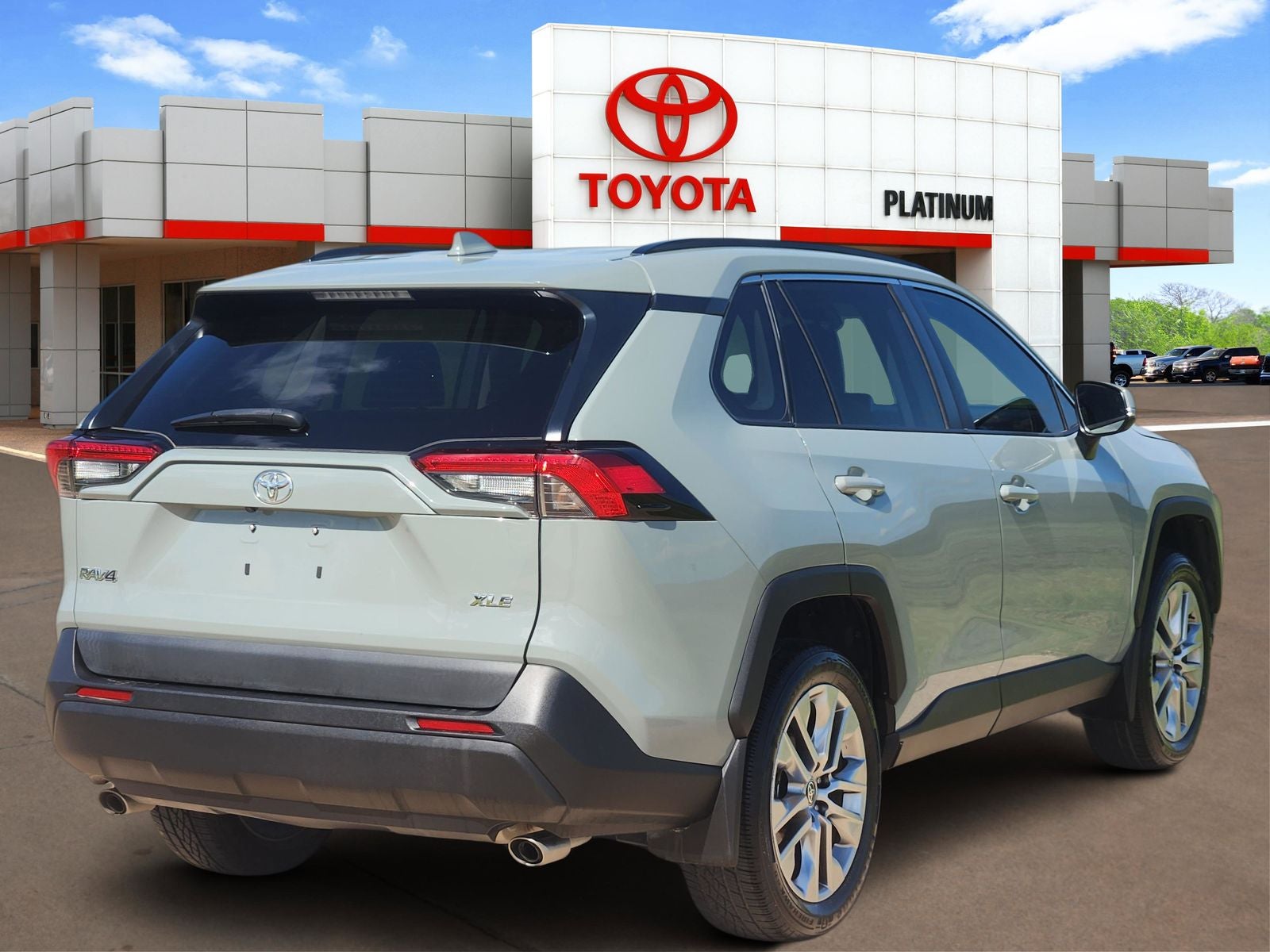 2023 Toyota RAV4 XLE Premium