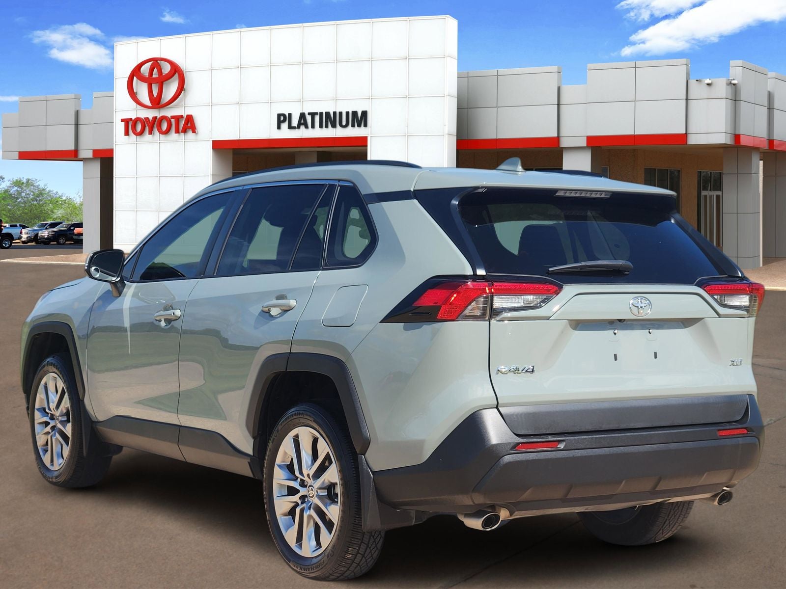 2023 Toyota RAV4 XLE Premium