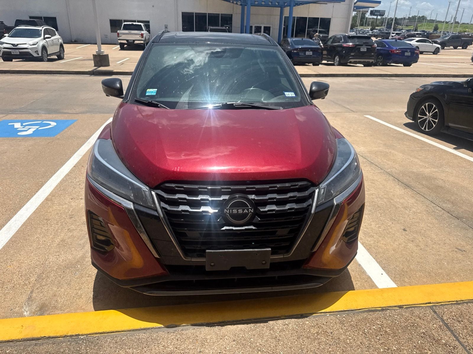 2022 Nissan Kicks SR