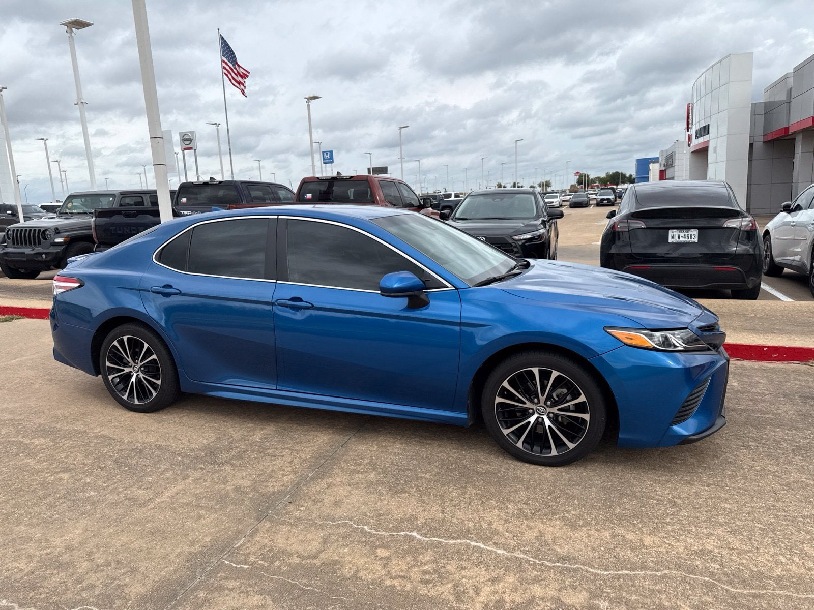 2020 Toyota Camry SE