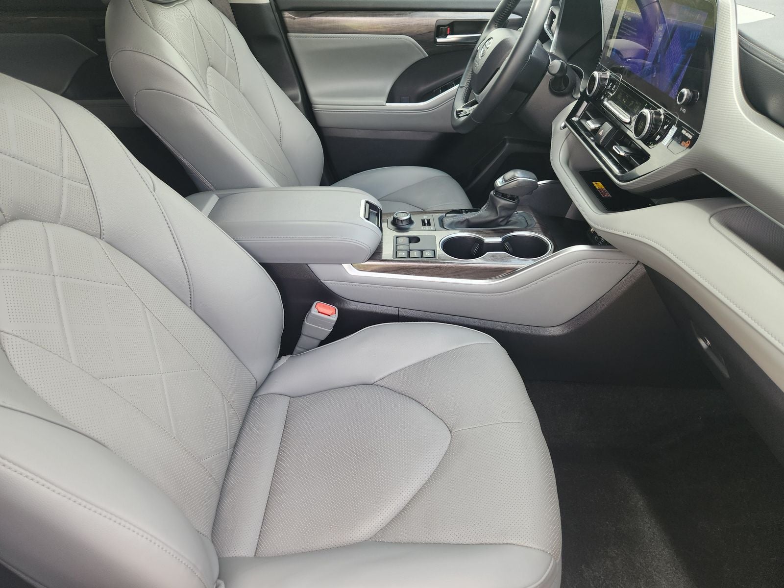 2025 Toyota Highlander Platinum