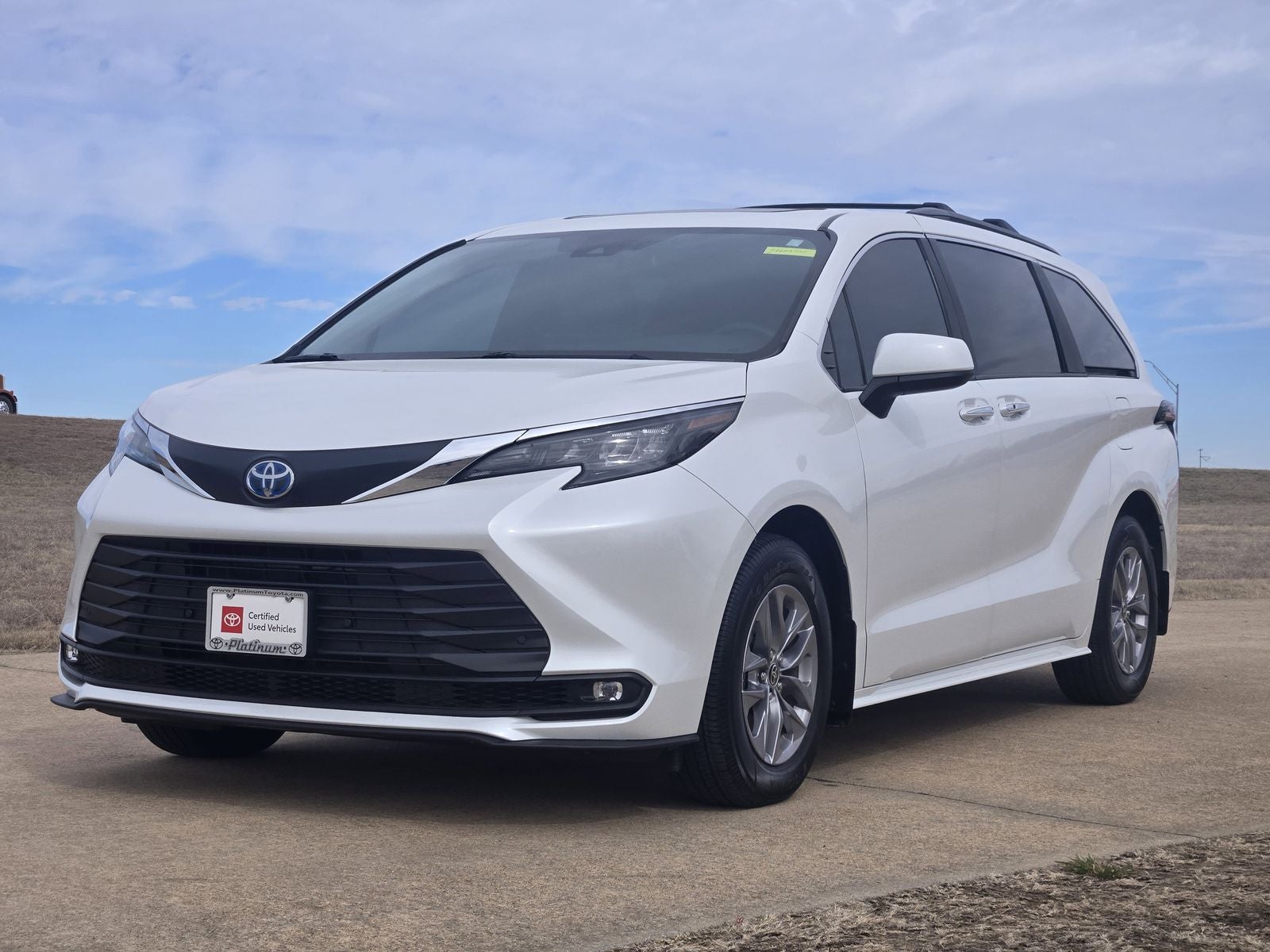 2025 Toyota Sienna XLE