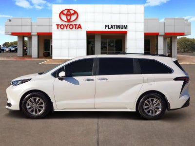 2025 Toyota Sienna XLE