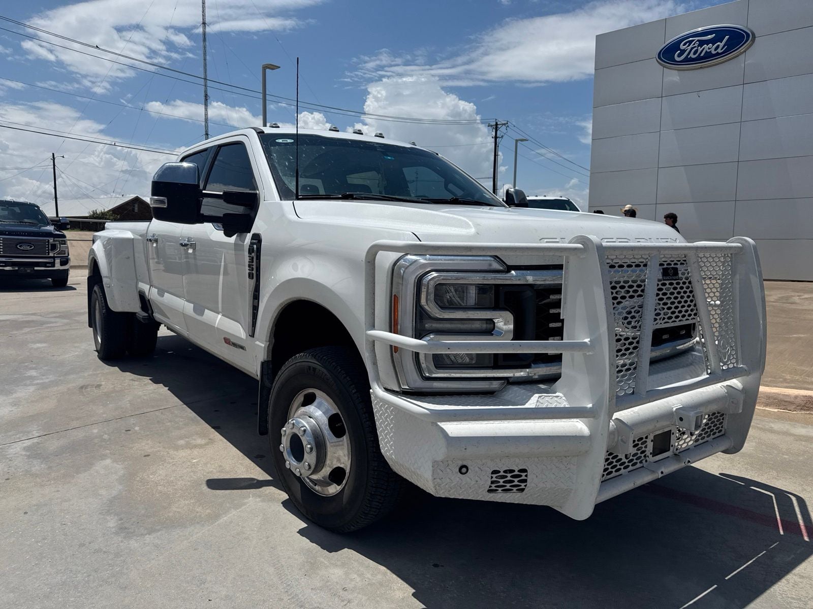 2023 Ford F-350SD Lariat DRW