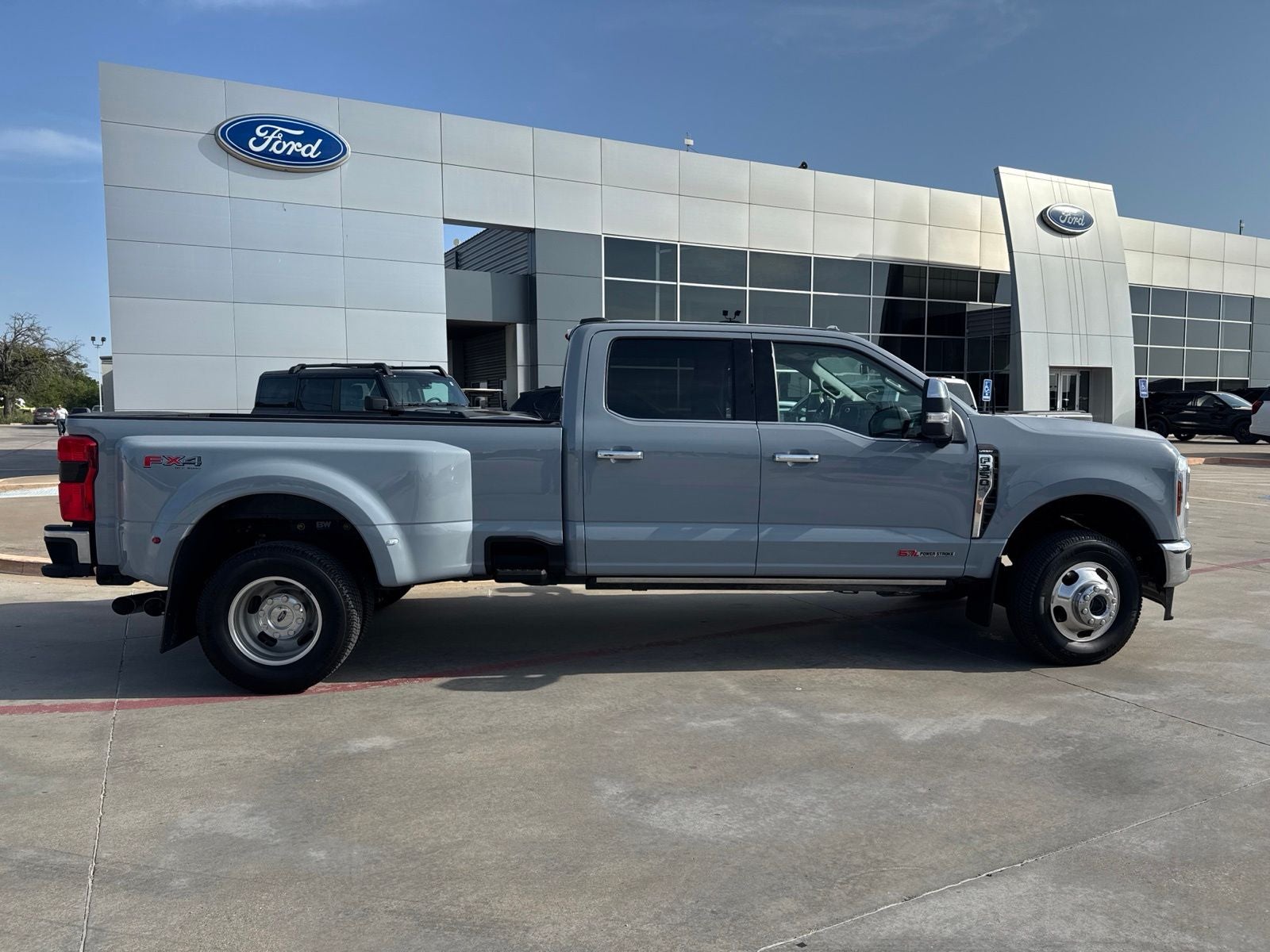 2025 Ford F-350SD Lariat DRW