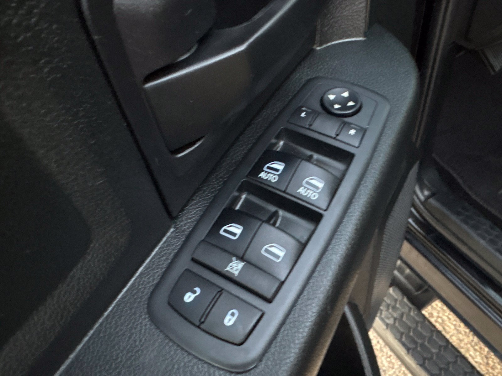 2017 RAM 1500 Express Crew Cab 4x2 5'7" Box