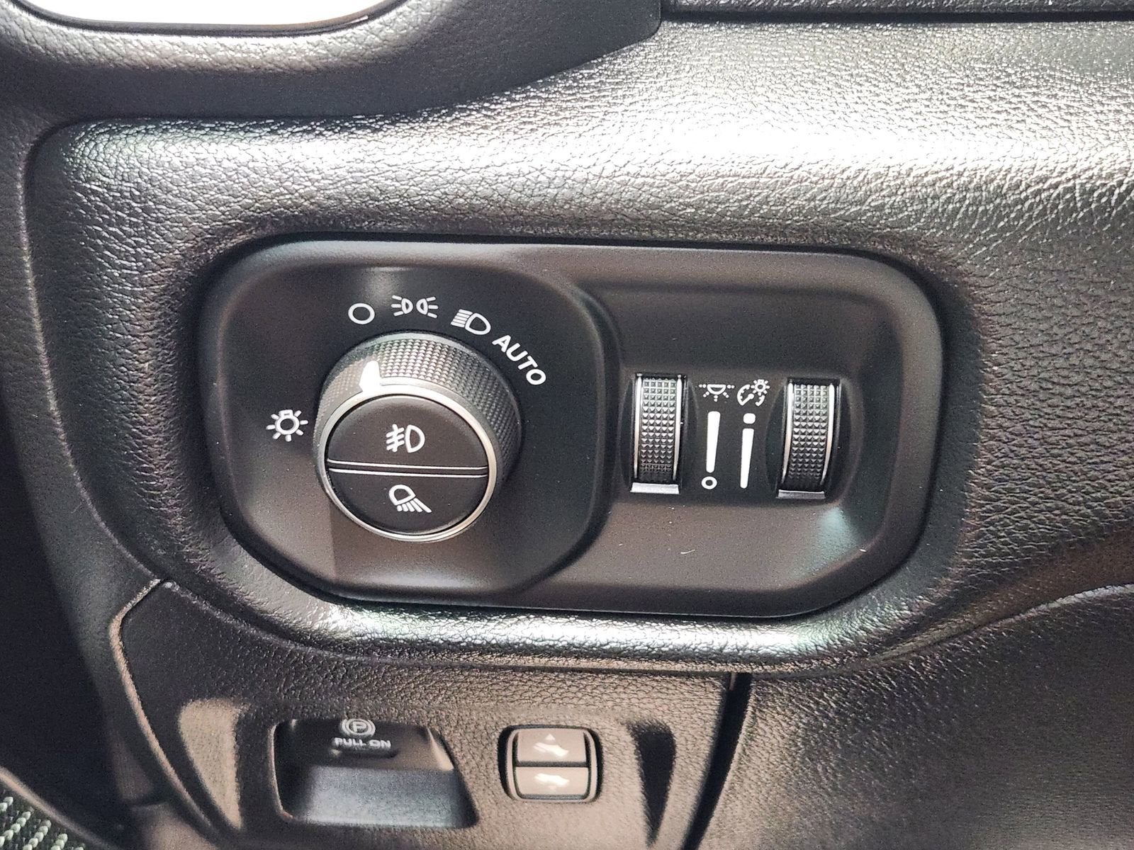 2021 RAM 1500 Laramie Crew Cab 4x2 5'7" Box