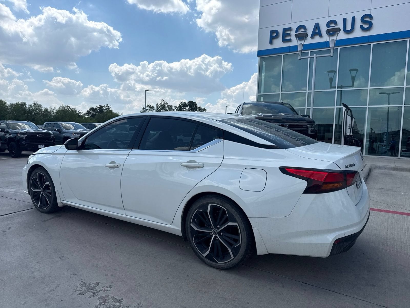 2024 Nissan Altima SR FWD