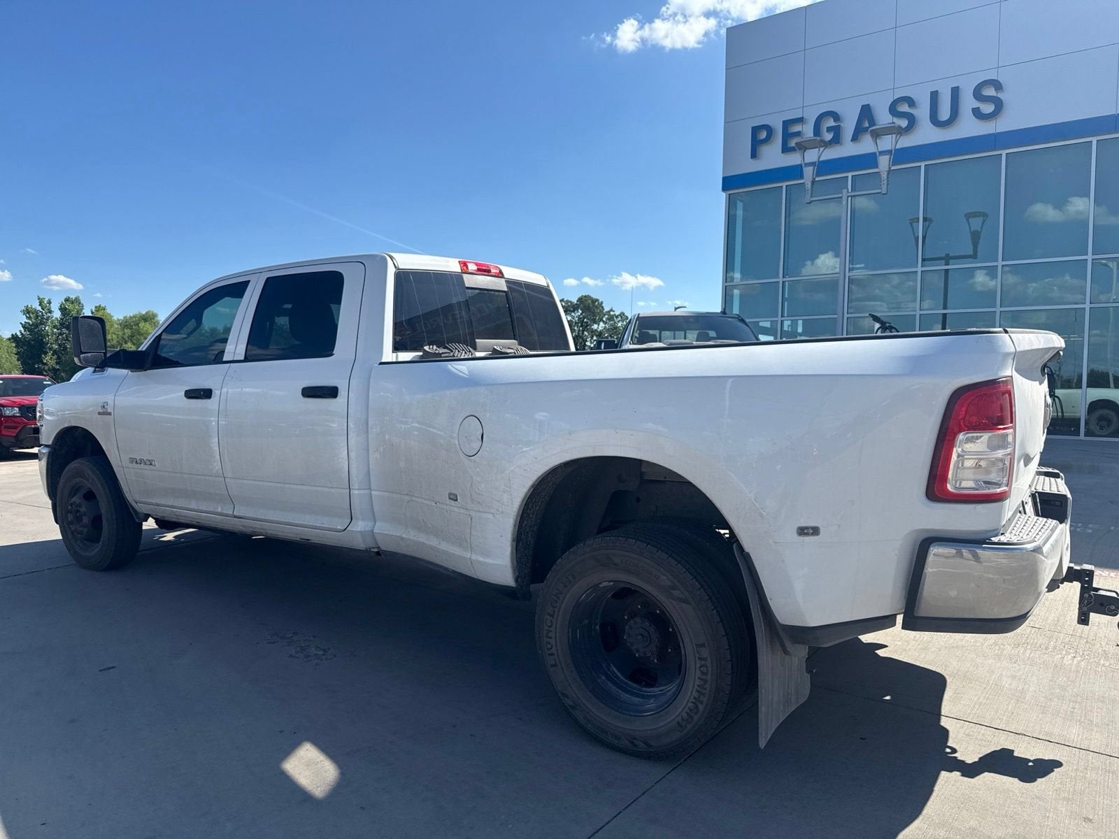 2022 RAM 3500 Tradesman Crew Cab 4x4 8' Box