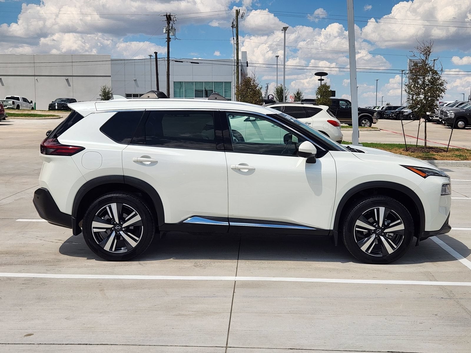 2022 Nissan Rogue SL FWD