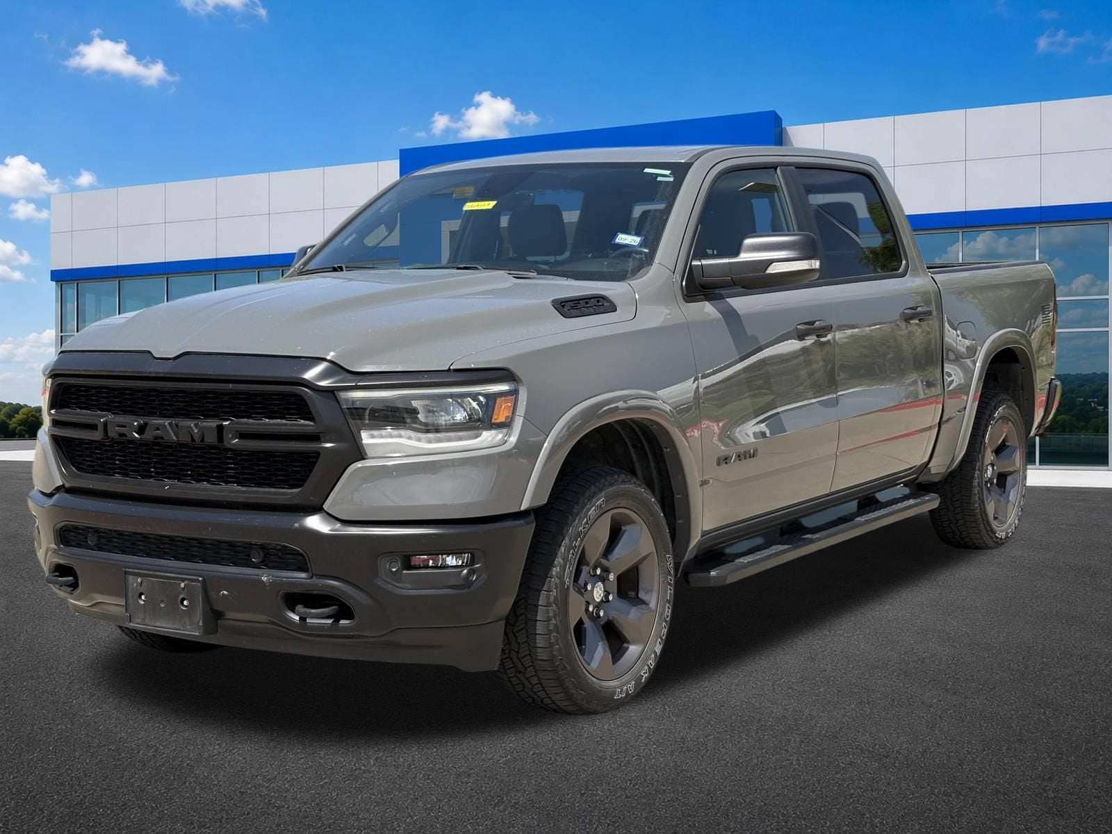 2020 RAM 1500 Lone Star Crew Cab 4x4 5'7" Box