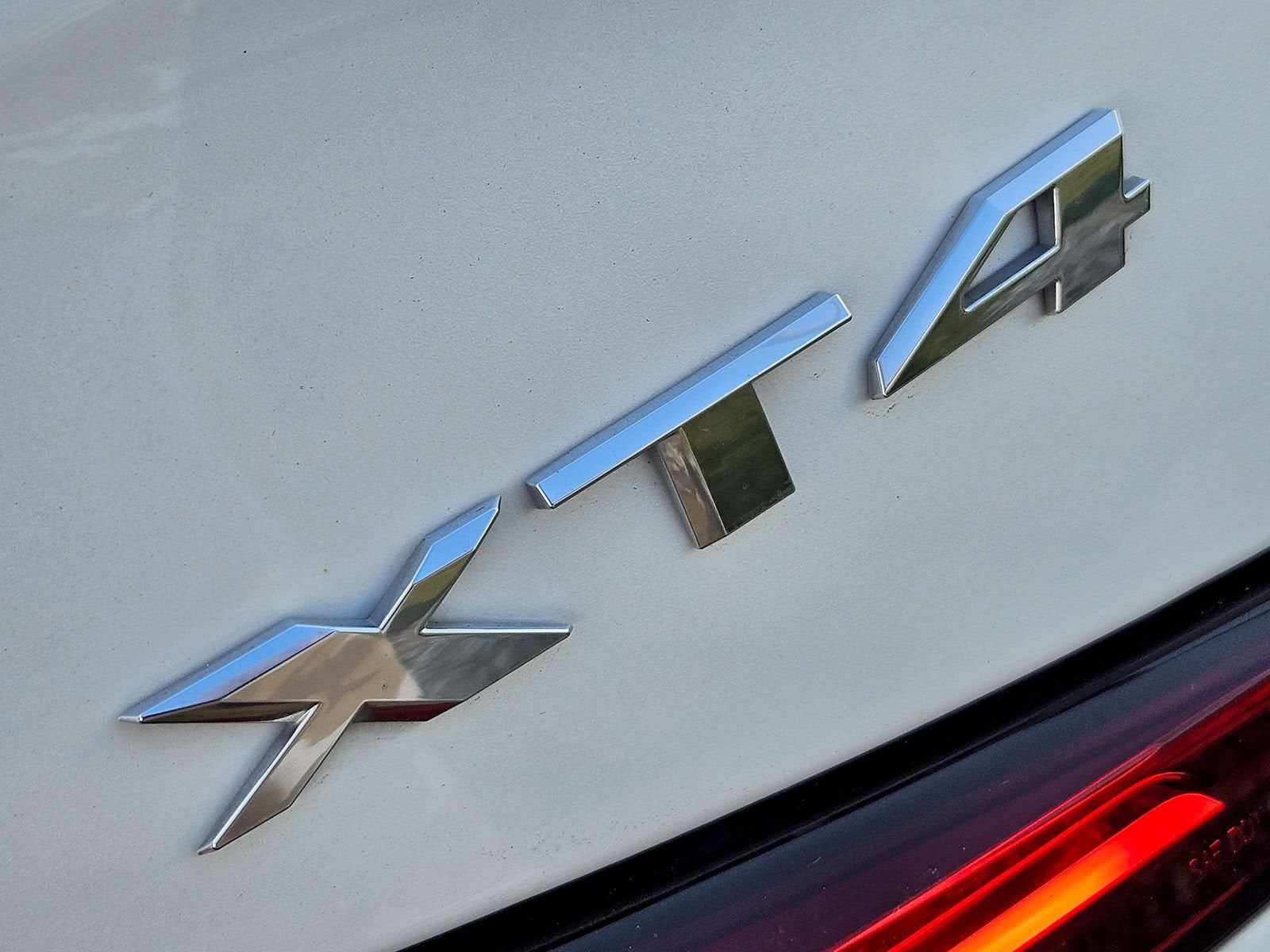 2023 Cadillac XT4 Luxury