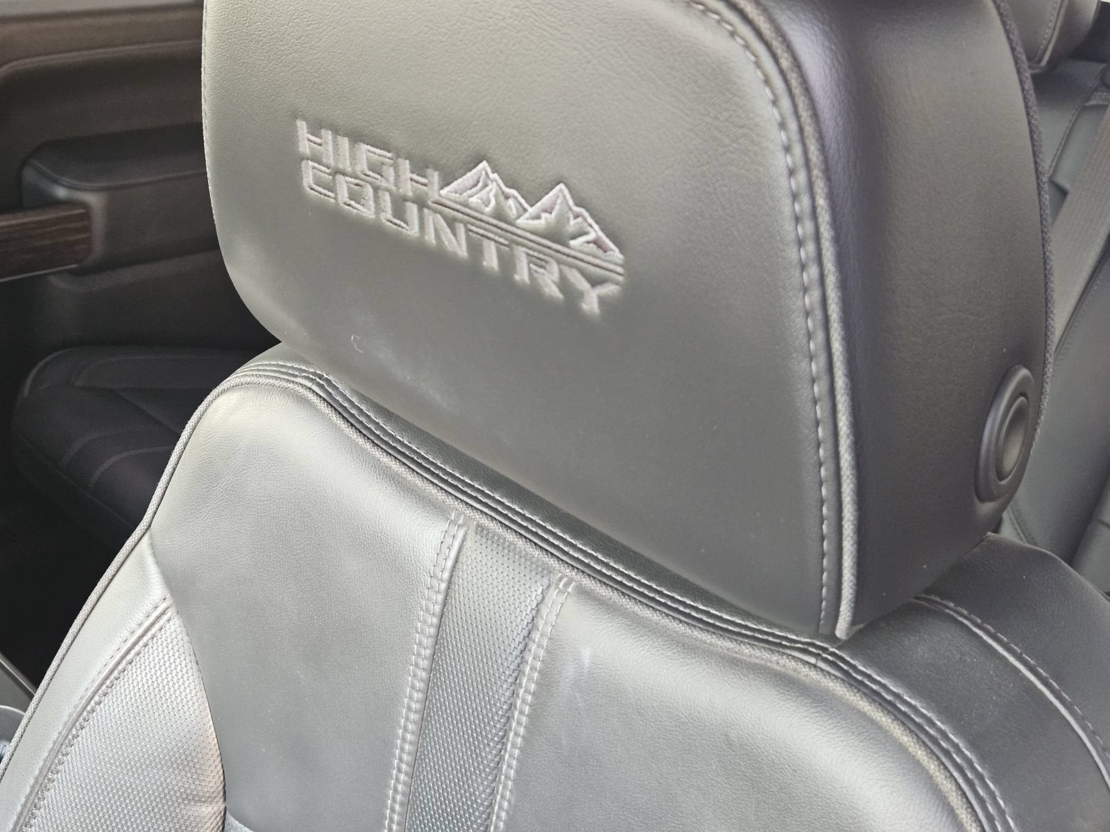 2022 Chevrolet Silverado 2500 HD High Country