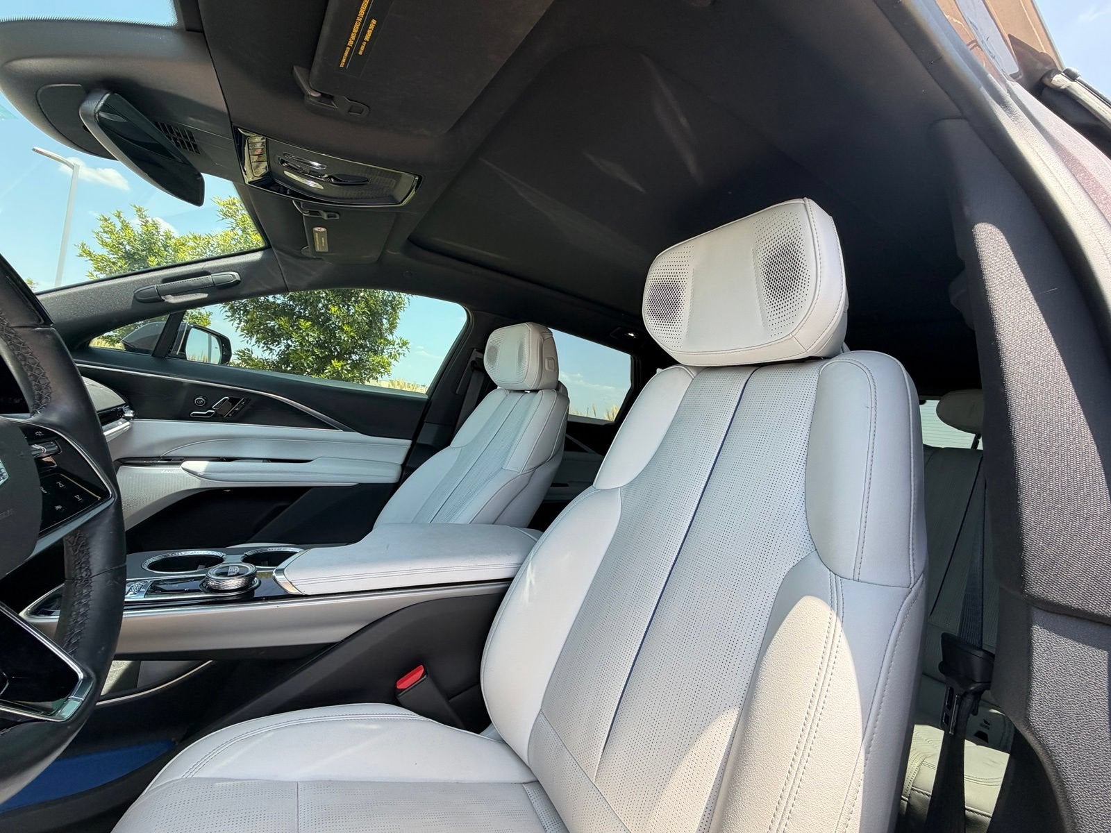 2024 Cadillac LYRIQ Sport 2