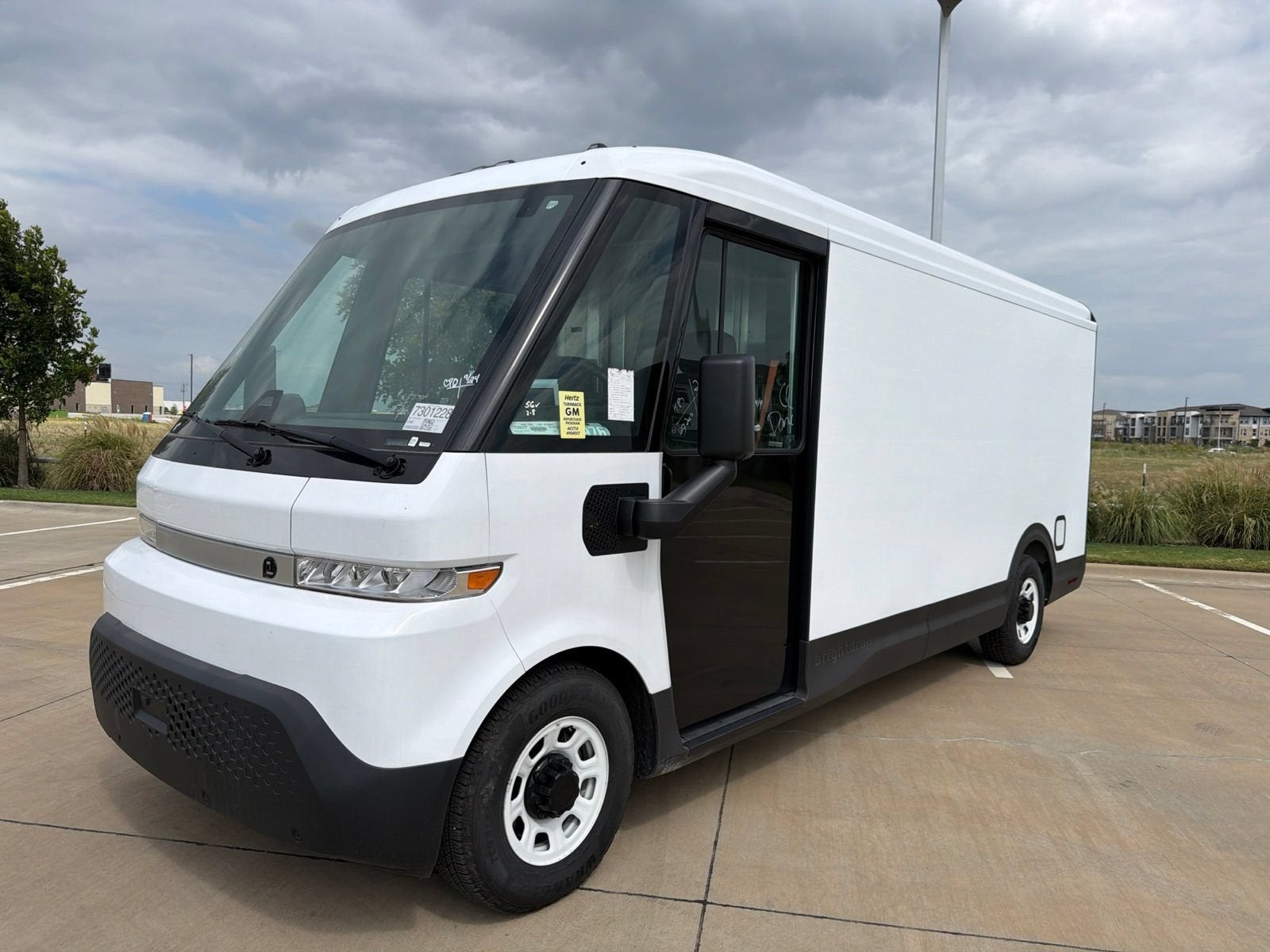 2024 BrightDrop Zevo 600 EJY
