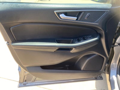 2021 Ford Edge SE